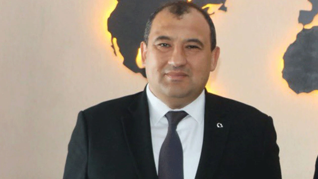 Elmadağ Belediye Başkanı Adem Barış Aşkın da CHP'den istifa etti