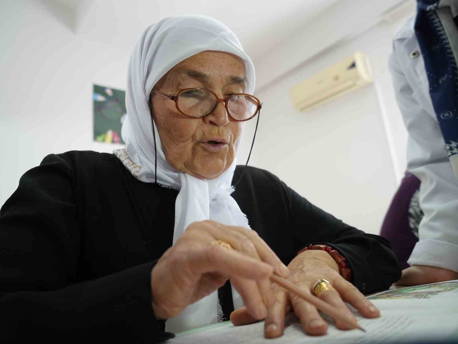 72 yaşında çocukluk hayalini gerçeğe dönüştürdü