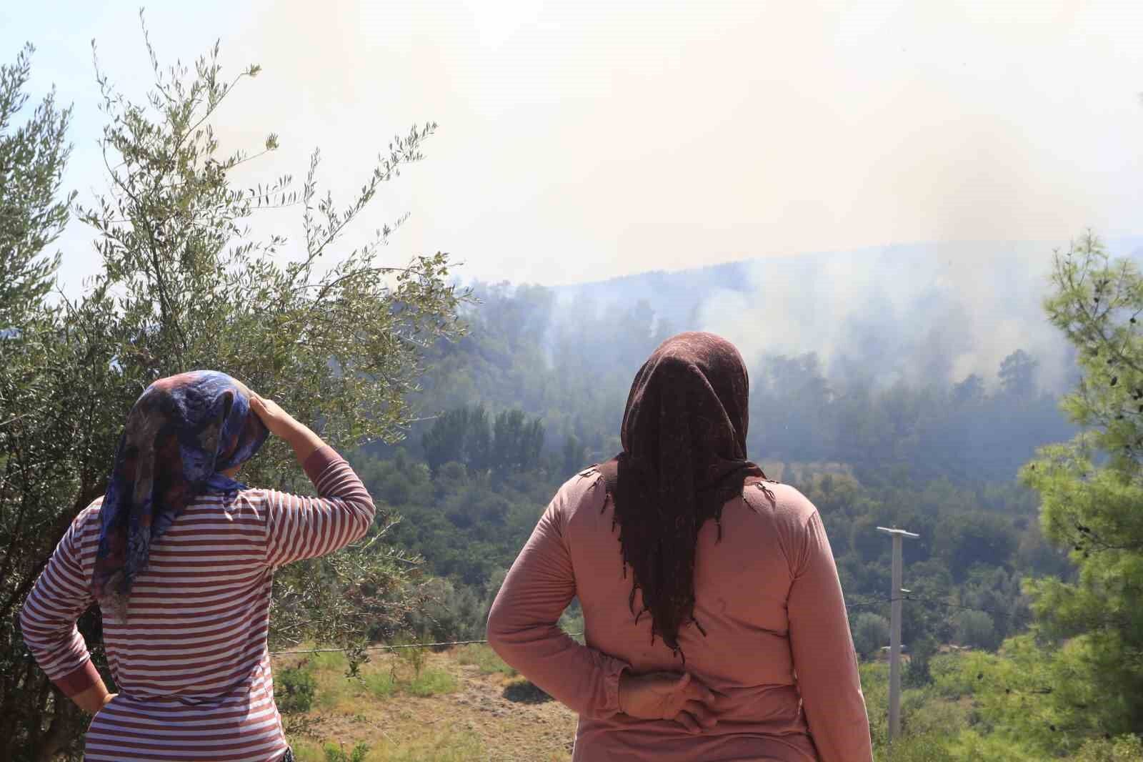 Antalya'da yangının 21. saatinde vatandaşın tedirgin bekleyişi sürüyor
