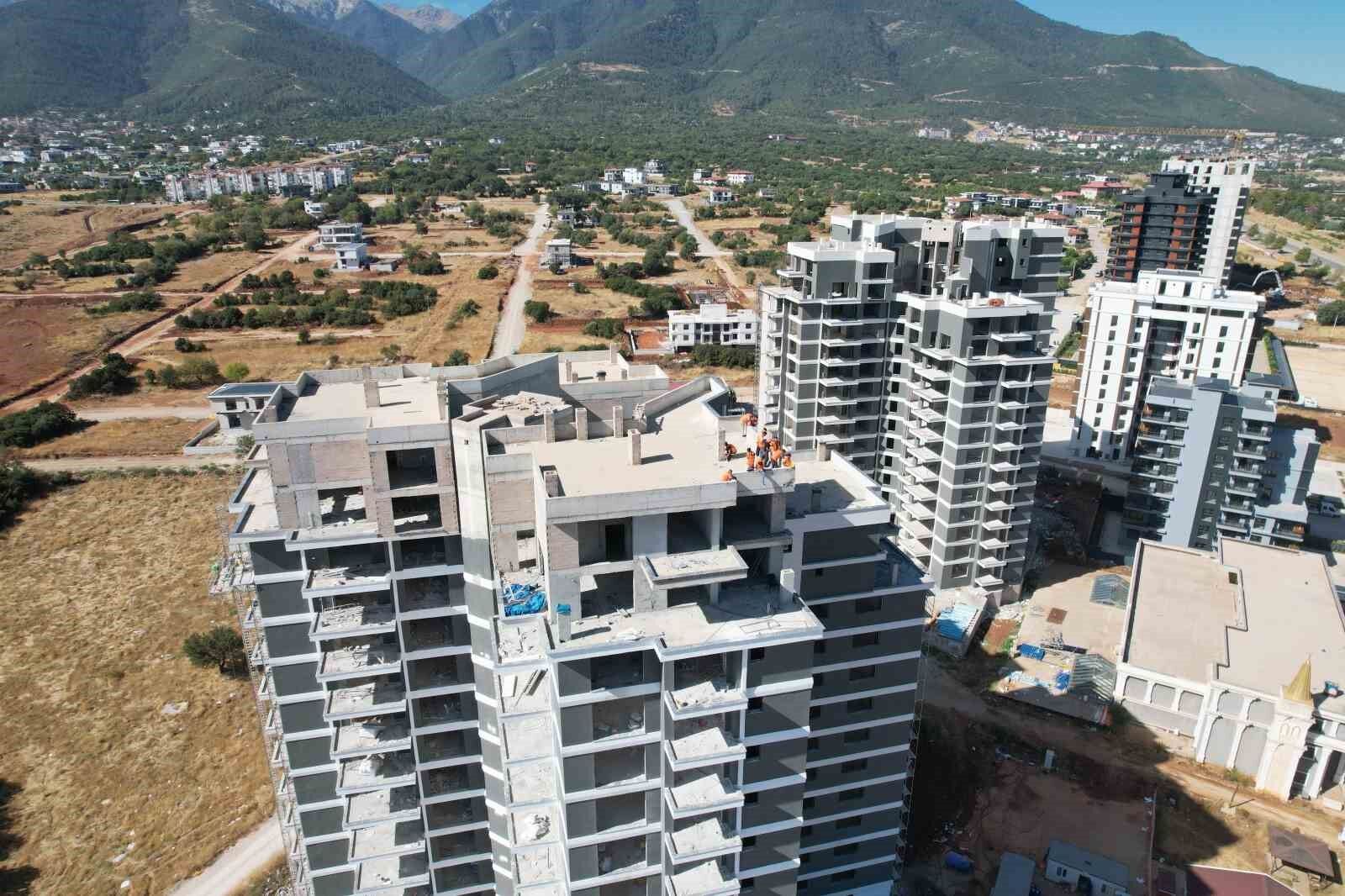Denizli'de çatıya çıkan işçiler ile firma arasında mutabakat sağlandı