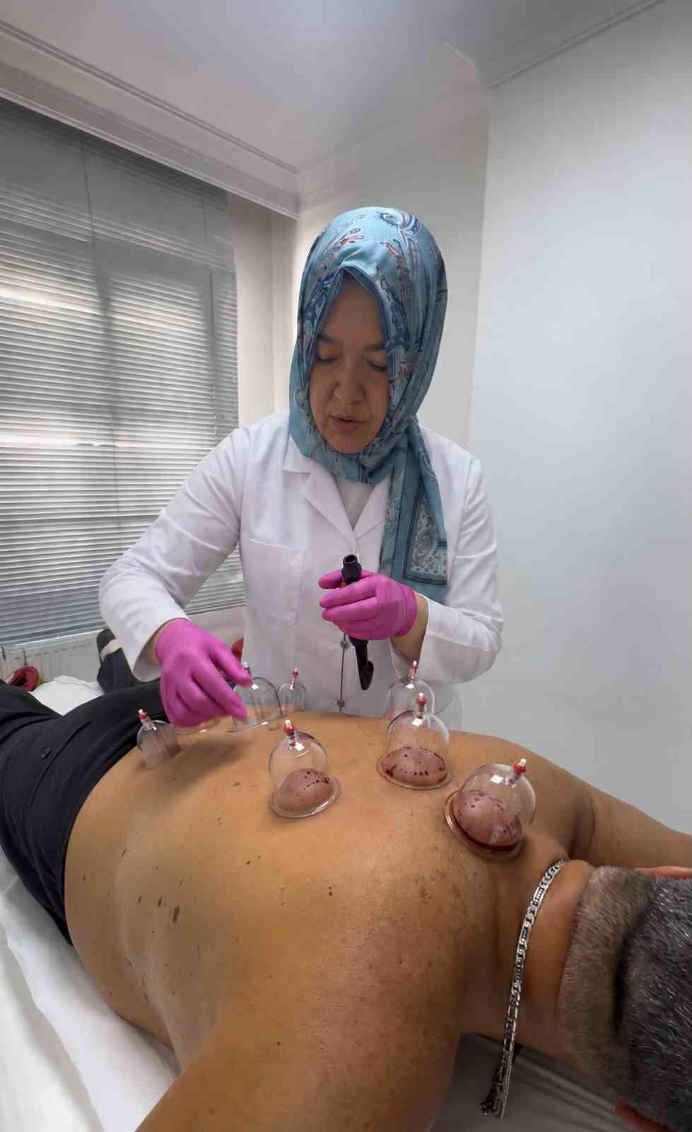 Dr. Esra Çetin Timur'dan hacamat uyarısı: 'Bu uygulamayı hekim bizzat yapmalı'