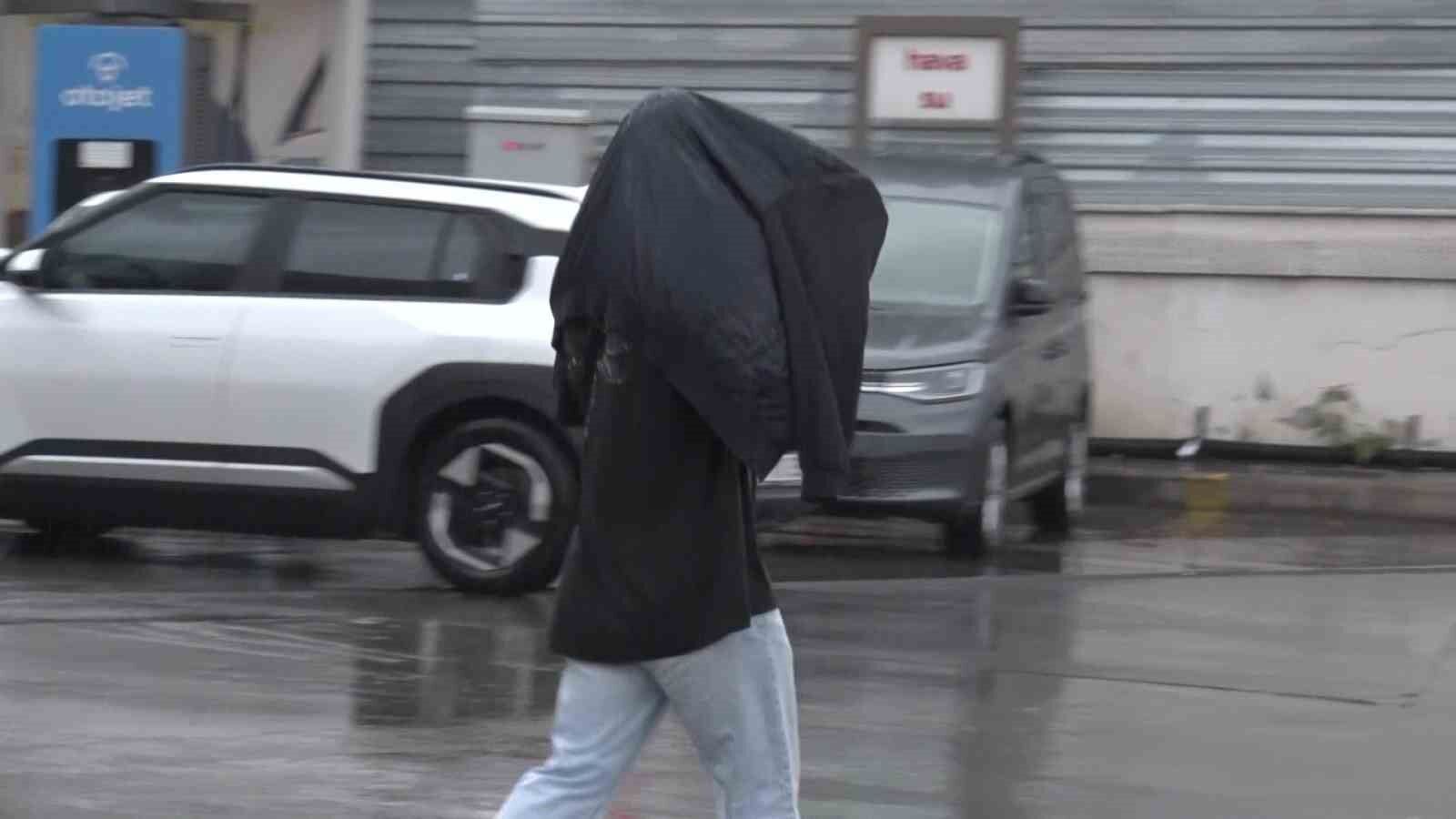 İstanbul Anadolu Yakası'nda yağmur etkili oldu