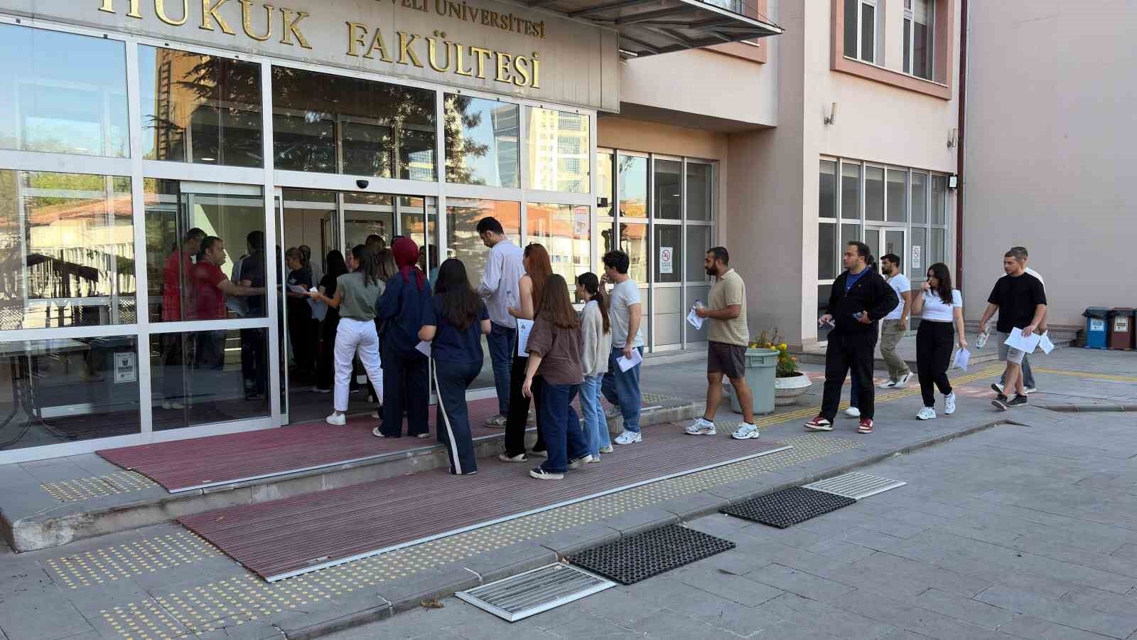 KPSS Lisans Alan Bilgisi'nin son oturumu başladı