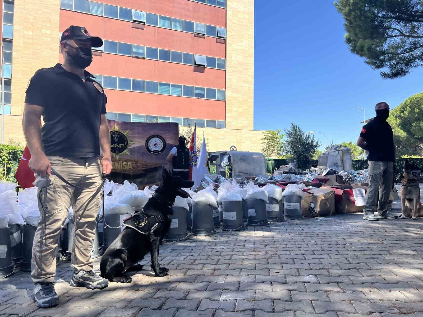 Manisa'da tarihi uyuşturucu operasyonu: Piyasa değeri yaklaşık 1 milyar TL