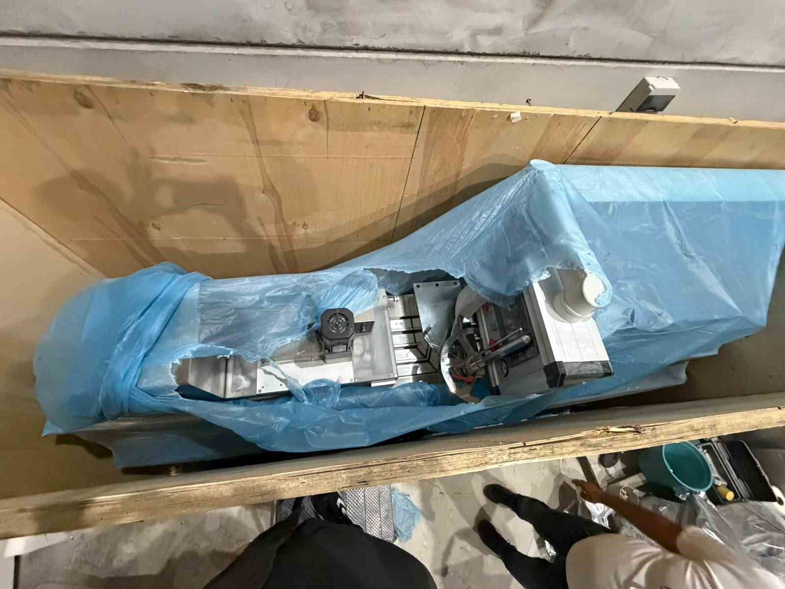 Mersin'de plastik ambalaj dükkanında uyuşturucu imalathanesi ortaya çıkarıldı: 100 bin sentetik ecza hap ele geçirildi
