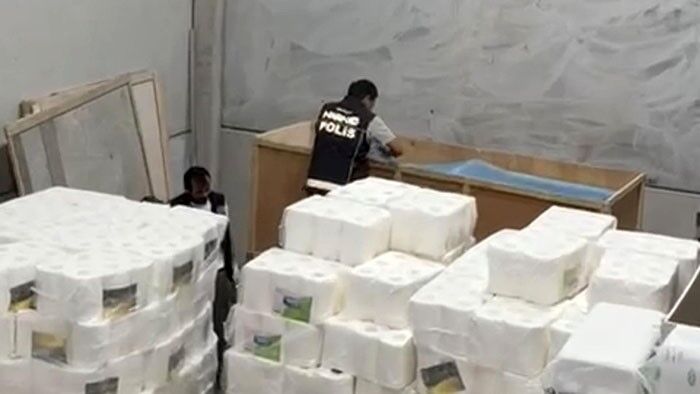 Mersin'de uyuşturucu imalathanesi operasyonunun bilançosu ağırlaştı: 298 bin sentetik ecza hapı ele geçirildi