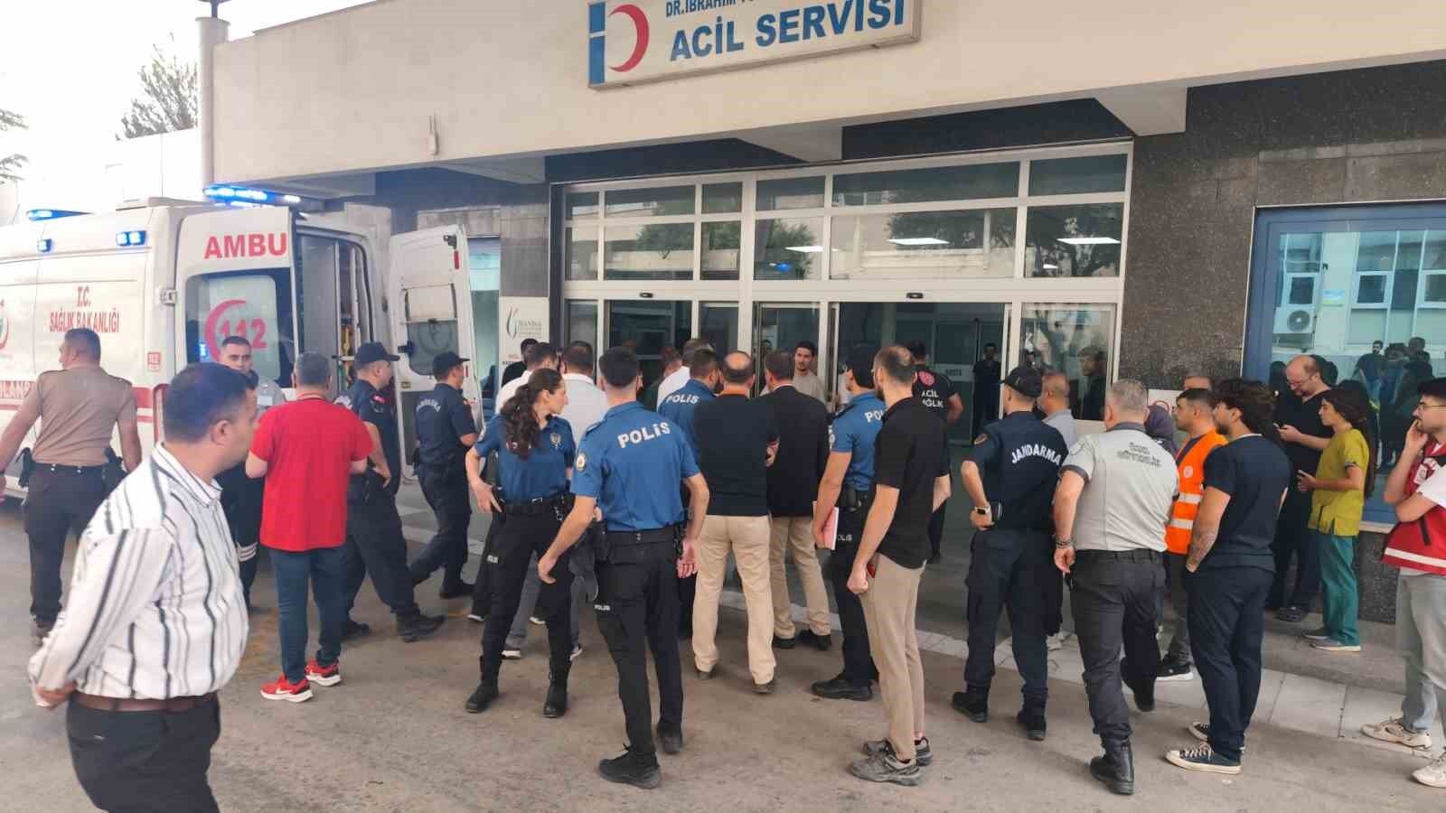 Turgutlu'da okul önünde silahlı saldırı: 3 öğrenci Manisa'ya sevk edildi