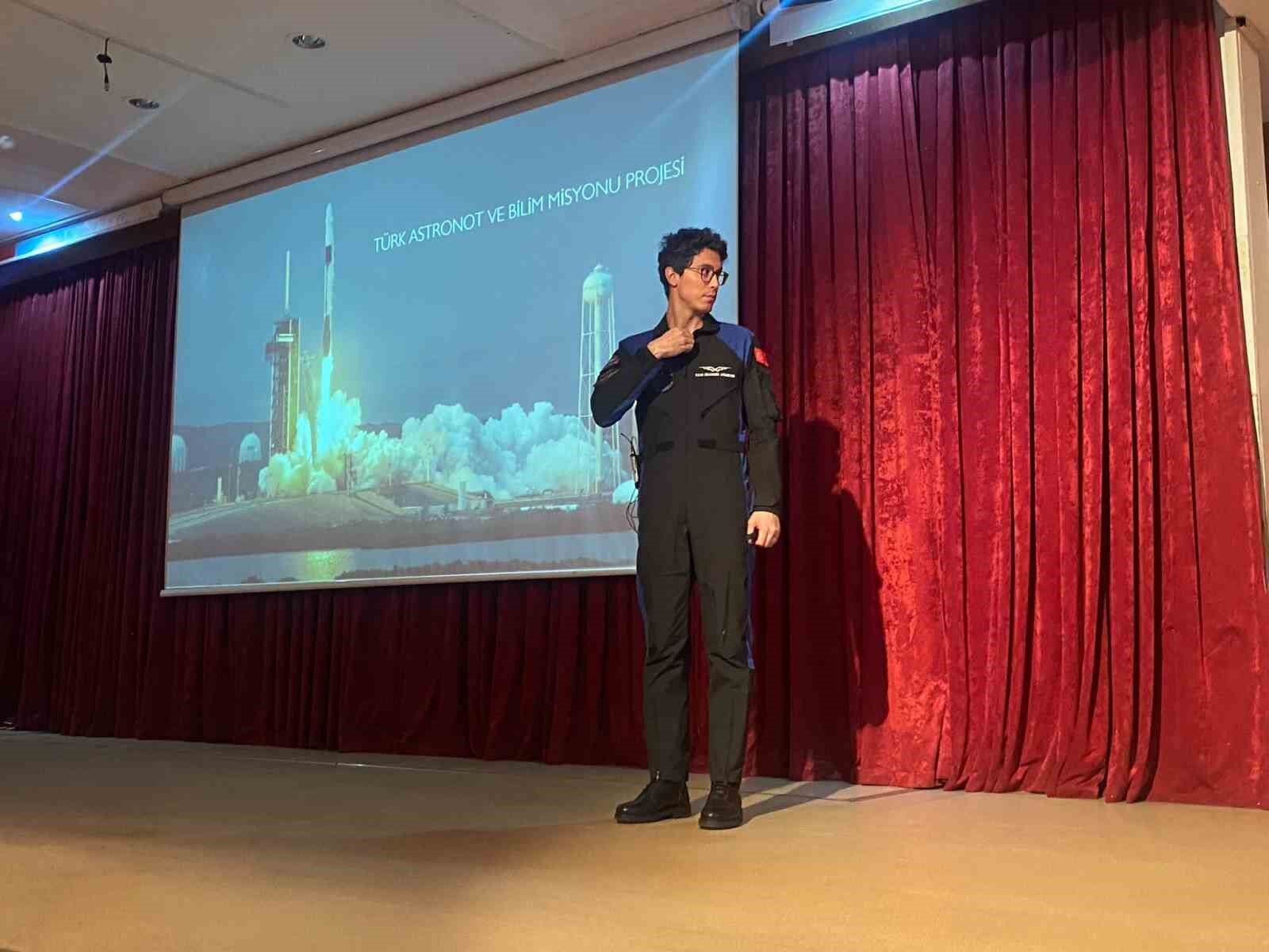 Türkiye'nin ikinci astronotu Tuva Cihangir Atasever, Ankaralı öğrencilerle uzay yolculuğunu paylaştı