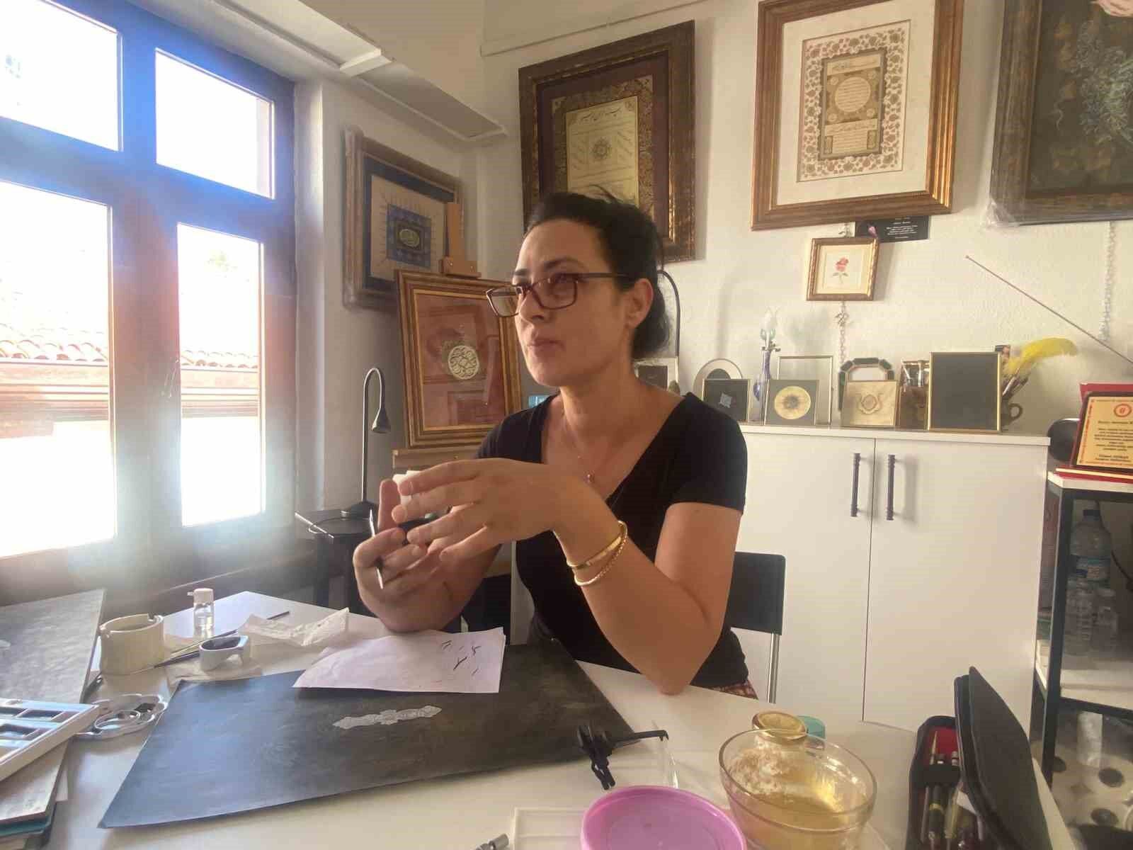 Yüzyıllardır sarayları süsleyen tezhip sanatı, altının incelikli zarafetiyle günümüzde de yaşatılıyor