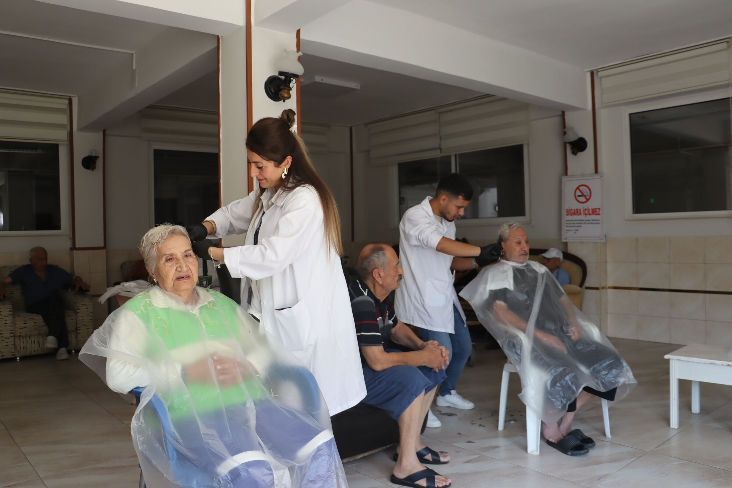 Huzurevi Sakinlerine Kişisel Bakım Hizmeti (5)