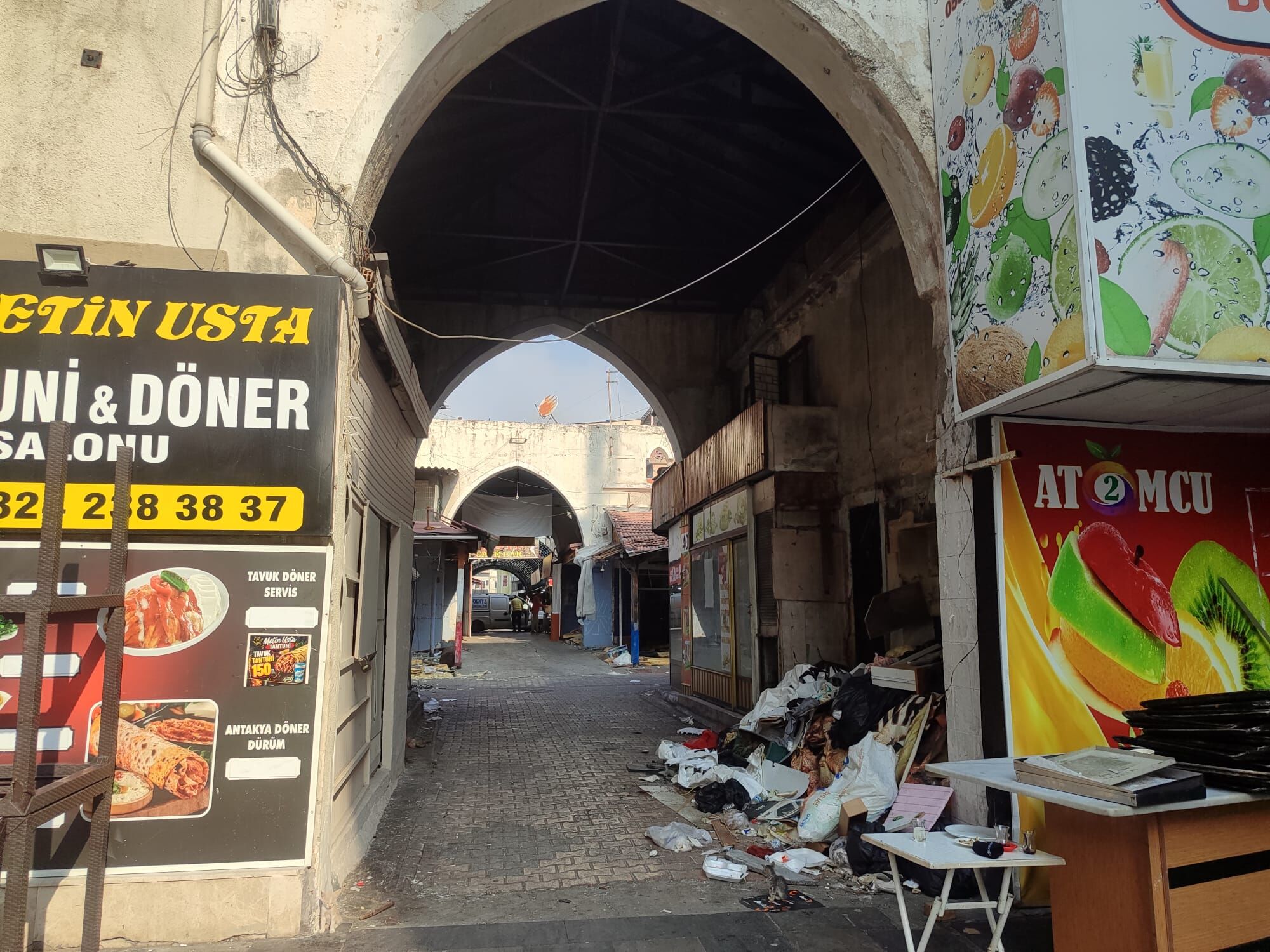 Mersin’de tarihi Kasaplar Çarşısı’nın restorasyona alınması nedeniyle esnaf kepenk kapattı