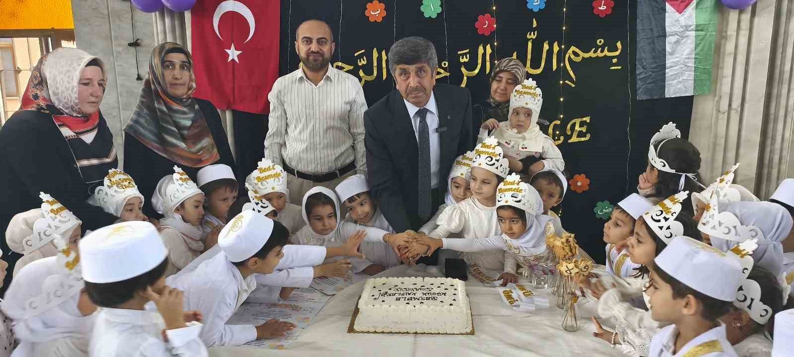 Anamur'da minikler Kur'an öğrenme yolculuğuna başladı