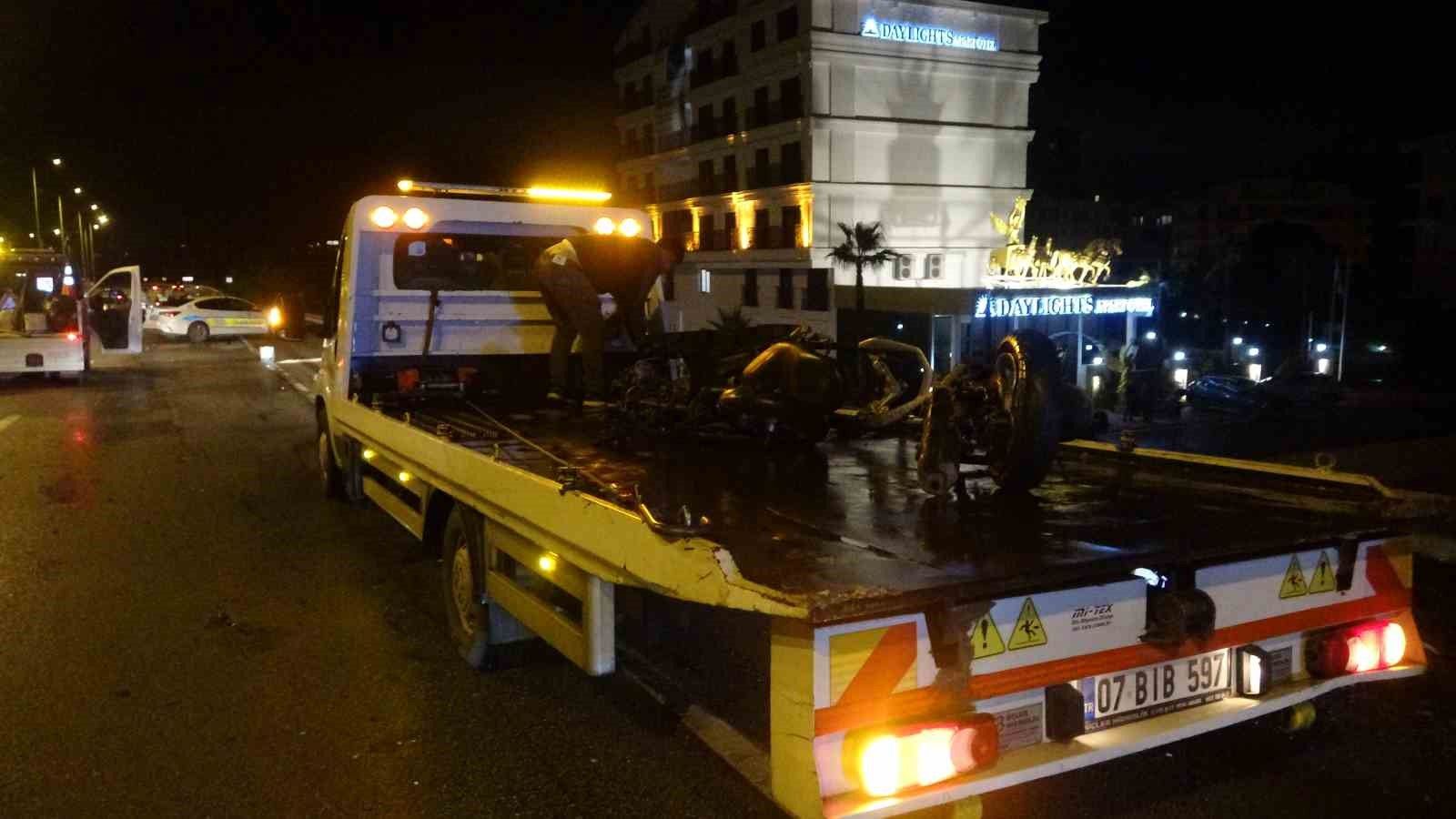 Antalya'da 22 yaşındaki gencin yürek yakan ölümü: 7 saat önce 'Ölürüz' dedi, kazada hayatını kaybetti