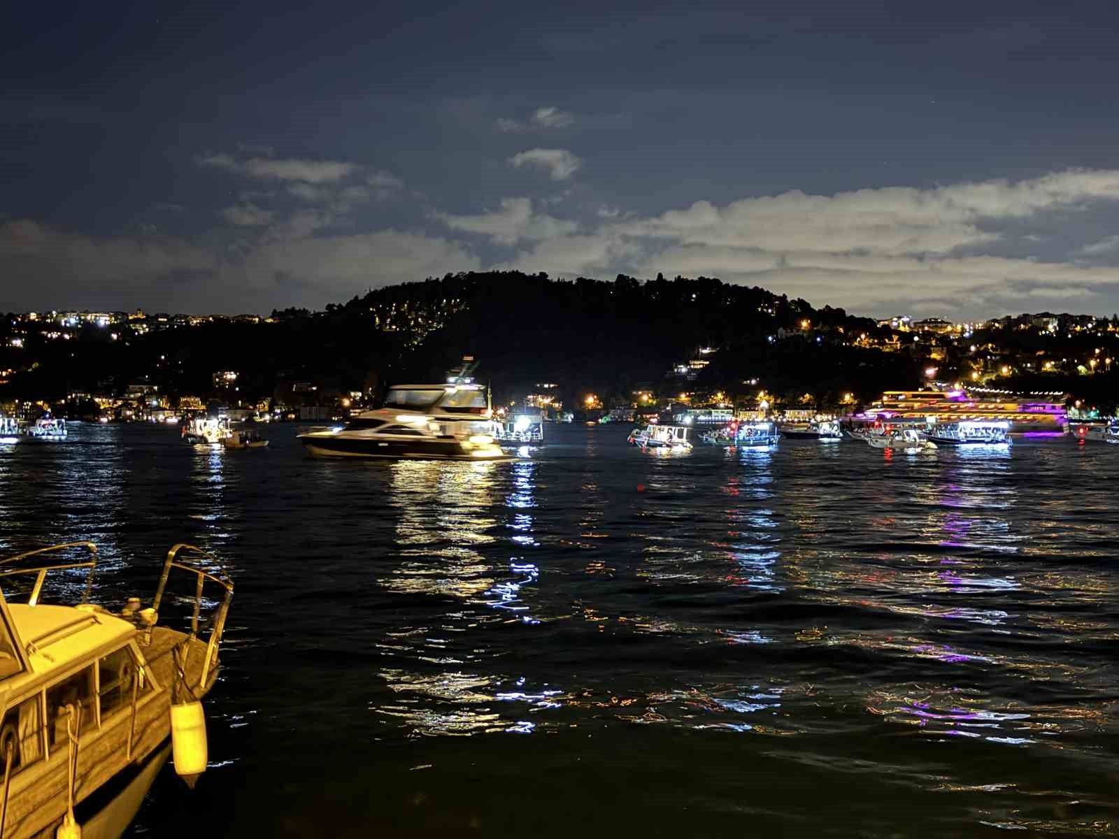 İstanbul Boğazı'nda lüfer akını başladı