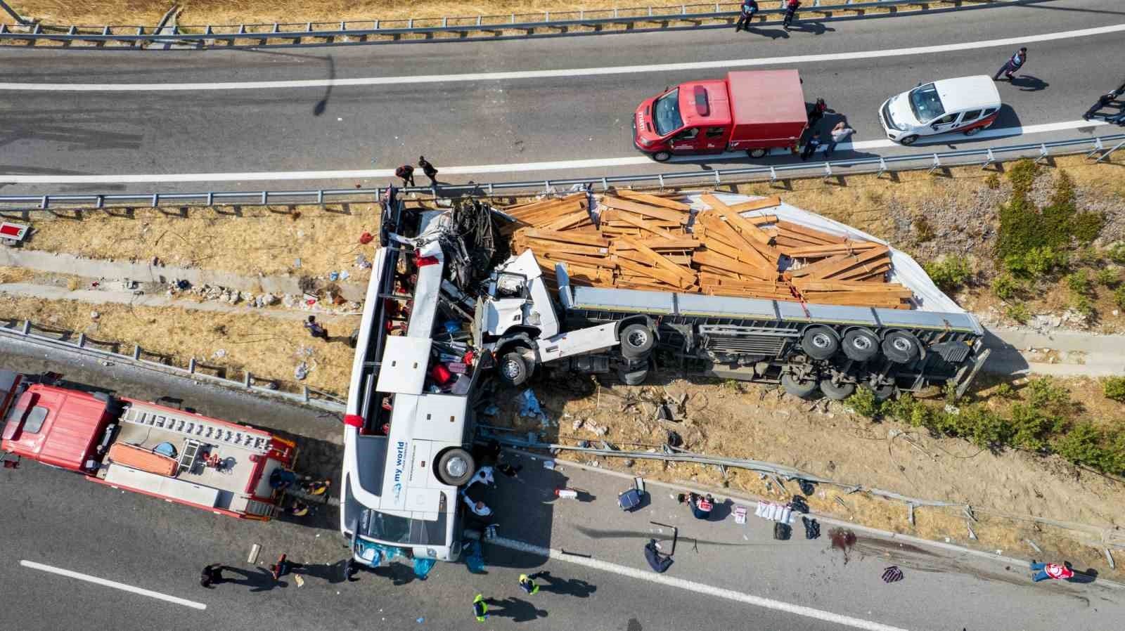 Otobüsteki son yolculuklarında eşini kaybetti