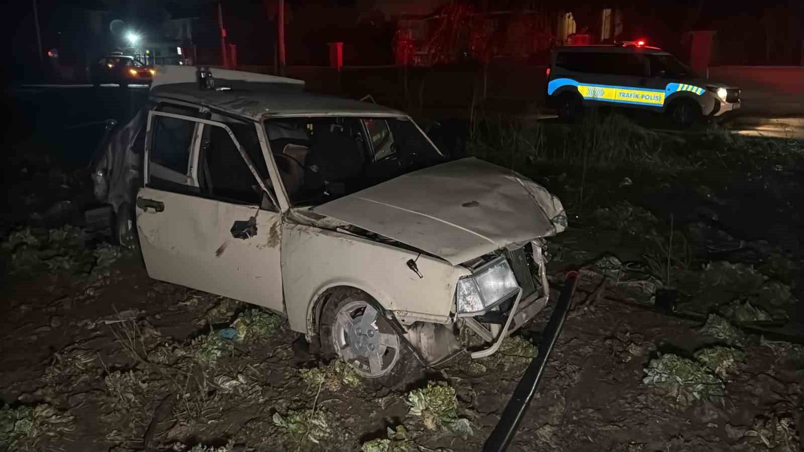 Polisin 'dur' ihtarına uymayan otomobil tarlaya uçtu: 1 yaralı