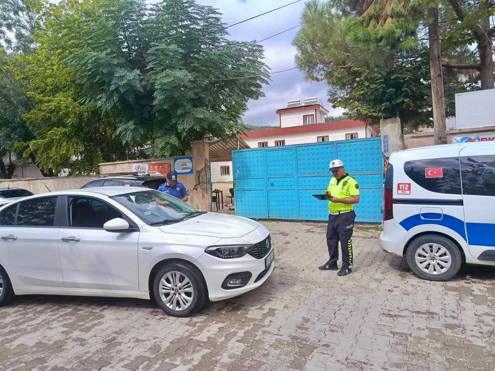 Kahramanmaraş'ta okul önlerinde denetim, bin 646 kişi sorgulandı